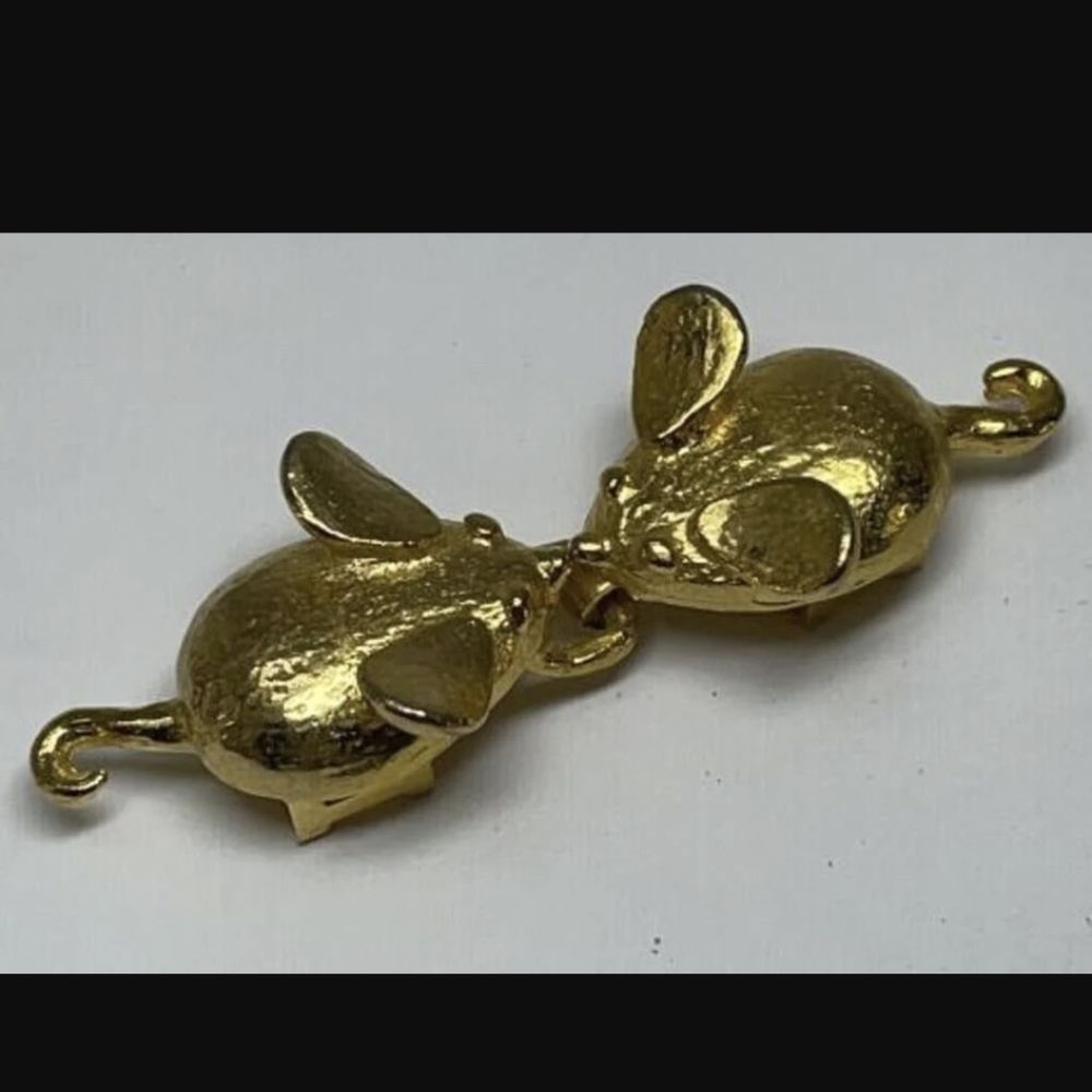 Vintage Mimi di Niscemi 1972 MIDCENTURY Goldtone Belt Buckle